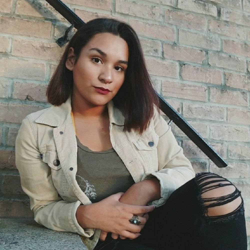 Meet your Posher, Cristela